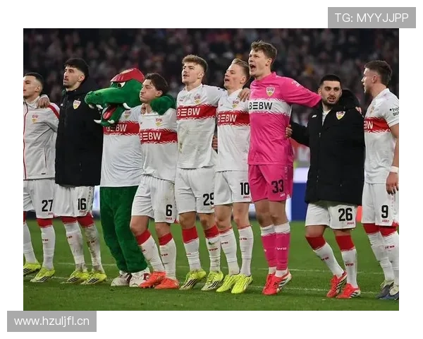 拜仁德甲统治地位面临挑战,竞争格局变化逐步显现 拜仁德甲统治地位面临挑战,竞争格局变化逐步显现