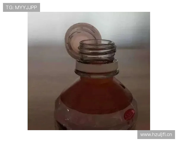 特雷·杨家的冰箱里塞满了能量饮料，连瓶盖都没拧开过